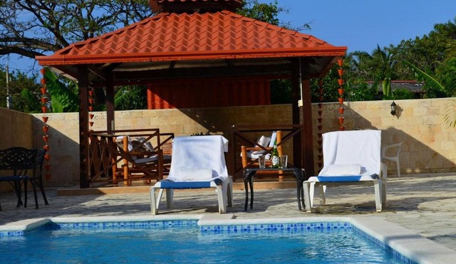 6BD guest-friendly condo complex with pool/cable TV/BBQ/Wi-Fi/parking