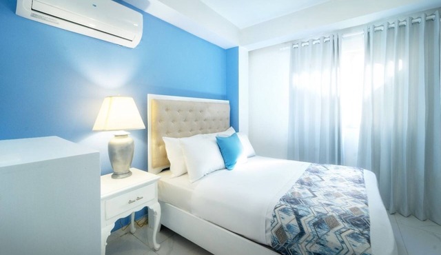 A fully furnished, Beachside Apartment | Pool, Walk Everywhere