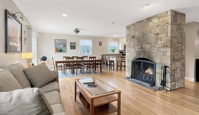 A T Lodge — Vermont Mountain Escape by Killington, Okemo & Cold River