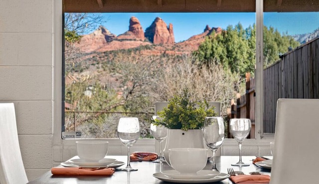 A440A Smith Road AAA · Fabulous Uptown Escape