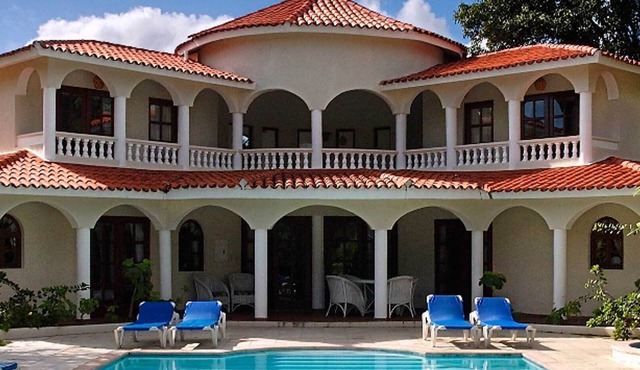 All Inclusive - 6 Bedroom Villa Platinum VIP Bracelets