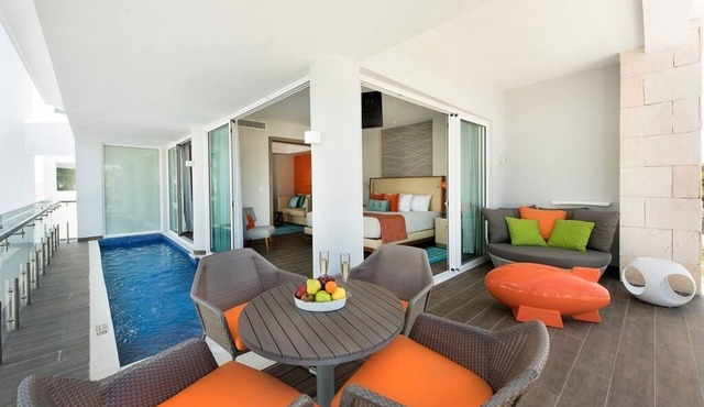 ALL-INCLUSIVE Luxe Suite with Plunge Pool & Expansive Terrace; Premium Benefits