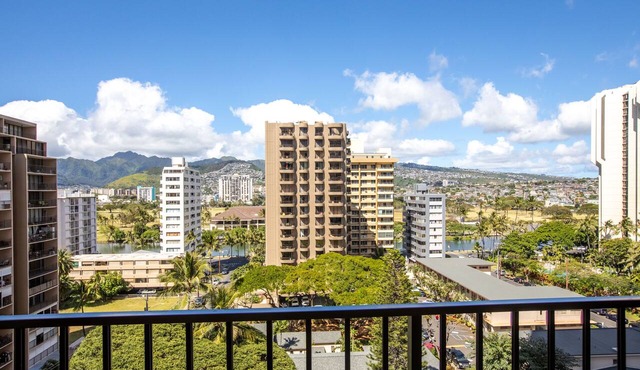 Aston Waikiki Banyan 1BMV3 | Majestic Mountain Views – Pool & Hot Tub