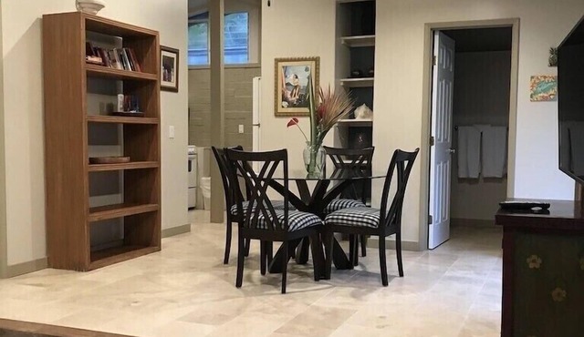 Awesome Beachside Cottage Located Just Steps Away from Kailua Beach