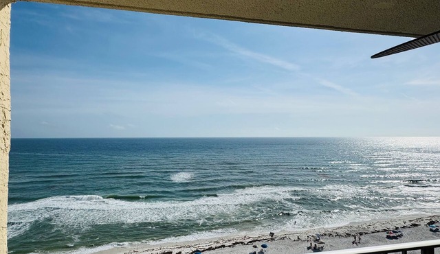 AWESOME SUMMER DEAL August 22-29=1500 Total! 5star/Beachfront/FREE Beach Chairs!