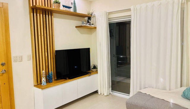 Bayahibe Beach Apartment with 2Bed, 1Bath, Walk to Beach, Pool, Balcony, AC