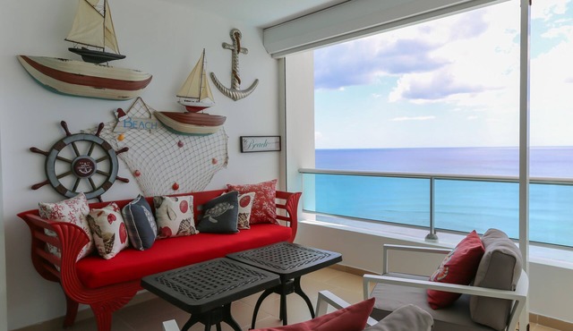 Beachfront 11th Floor| Amazing view| King Bed!
