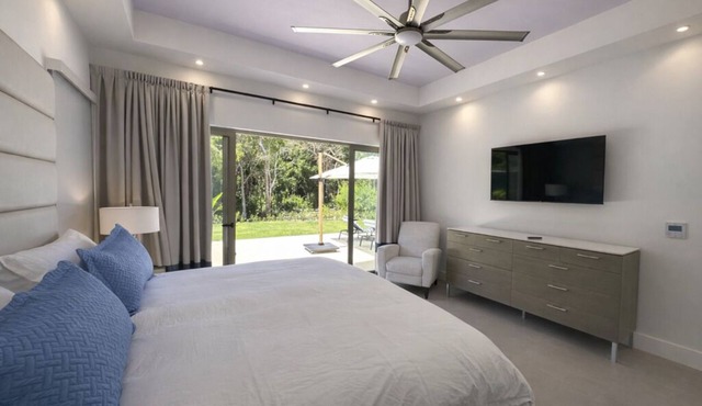 Beautiful 4-bedroom ranch style villa with private pool in Caleton Residences