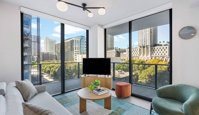 BRAND NEW 2beds 2baths prime location in Miami Worldcenter with L-shaped balcony
