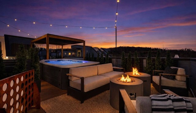 Brand New*9 Bed Luxe Stay*Rooftop·Hot Tub·Pool·Bar
