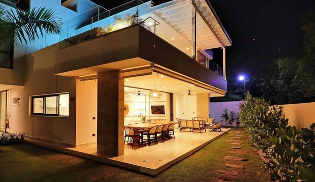 Brisa Bonita: 3 bedroom unit ground floor with private rooftop poo.