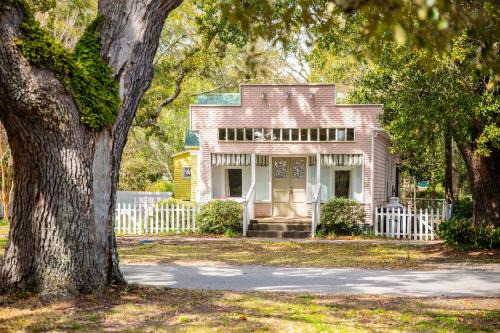 Candy Store House by Oak Island Accommodations