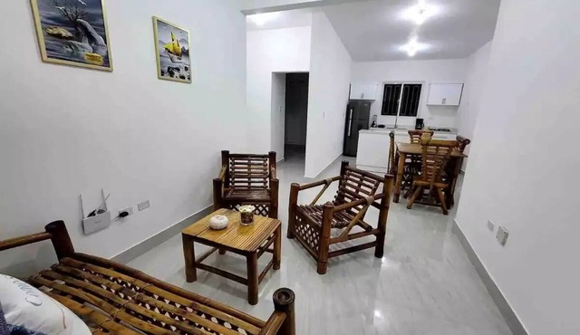 Comfy Apt #6