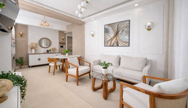 Cozy 1BR Private Balcony Pool, Gym & Beaches