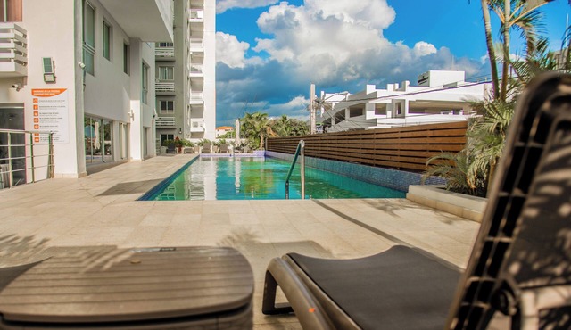 Cozy 2/bed apartment in charming location with AC and gym at boca de mar III