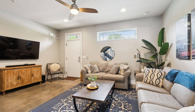 Cozy 3-Story Townhome w/Rooftop & Skyline Views!