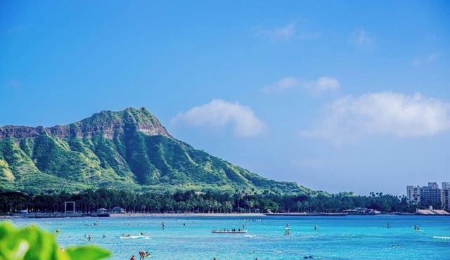 Diamond Head Views & a Short Stroll to Waikiki