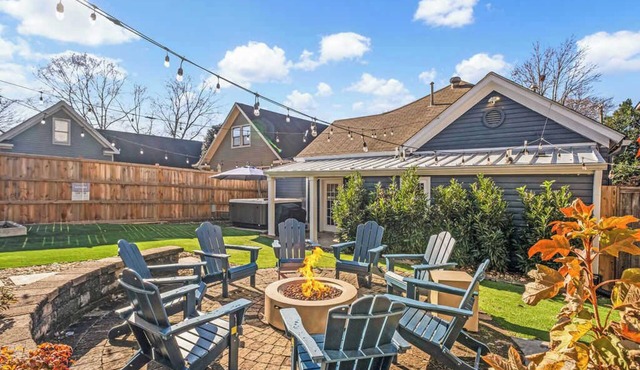 Downtown Private Backyard Oasis 5 min to Broadway