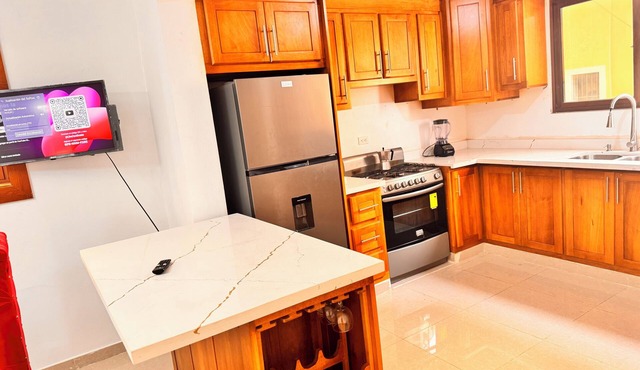 Enjoy Huge 4 bedrooms, and 3 bathrooms, 8 new apartments