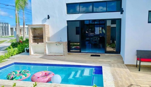 Enjoy a Private villa in Paradise with a private pool, FREE Wifi,Free NETFLIXn