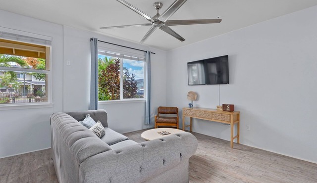 Fam Friendly Townhouse in heart of Kapolei! With pool&gym. Mins to beaches&more.