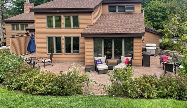 Fireplace Condo with Golf Views, Coach Road
