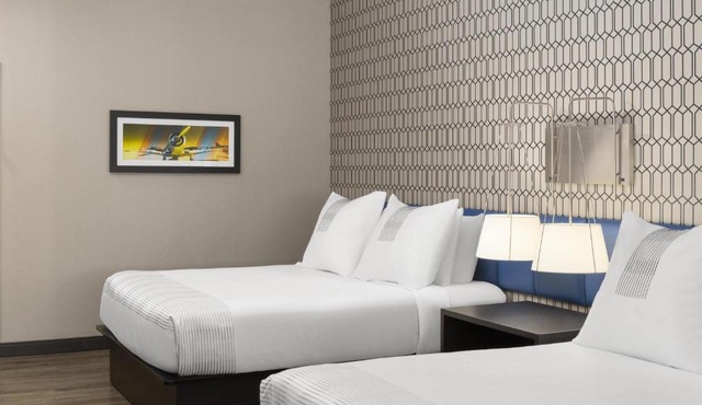 GLo Best Western Nashville Airport