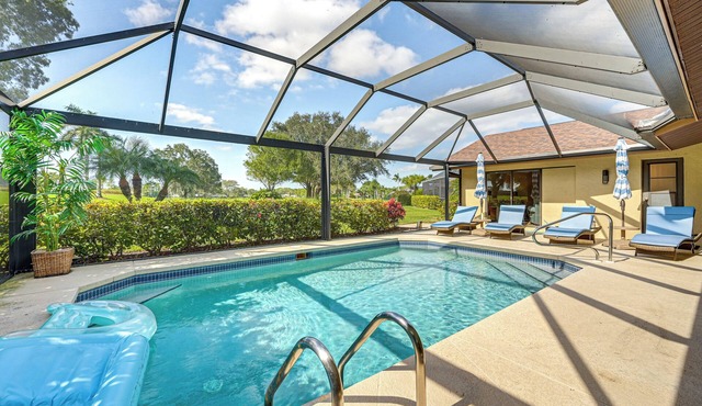 Golf Course View, Pool & Lanai! Upscale Naples Gem