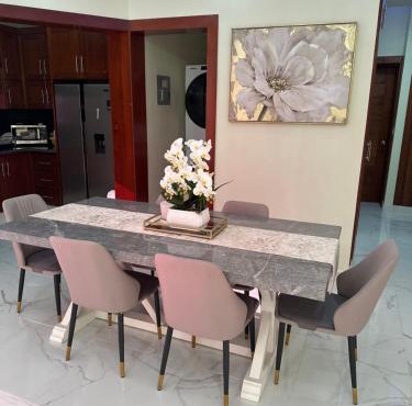 Gorgeous 3 Bedrooms and Two and a half Bathrooms Apt!