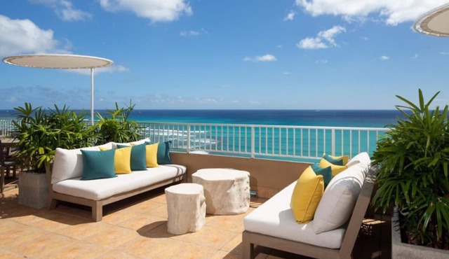 Great Relaxing Overnight Stay! 4 Convenient Units, Beachfront Property, Pool