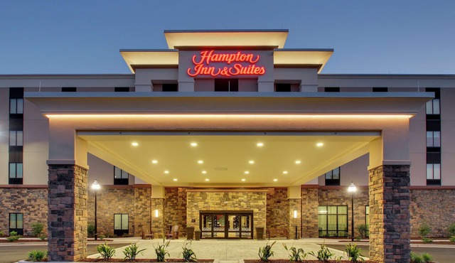 Hampton Inn & Suites Southport