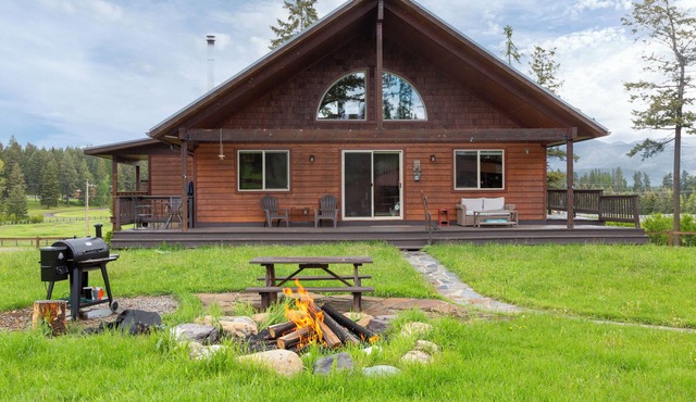 Hidden Valley Retreat | Private Sauna, Fire Pit & Big Sky Views | Minutes from Whitefish, MT