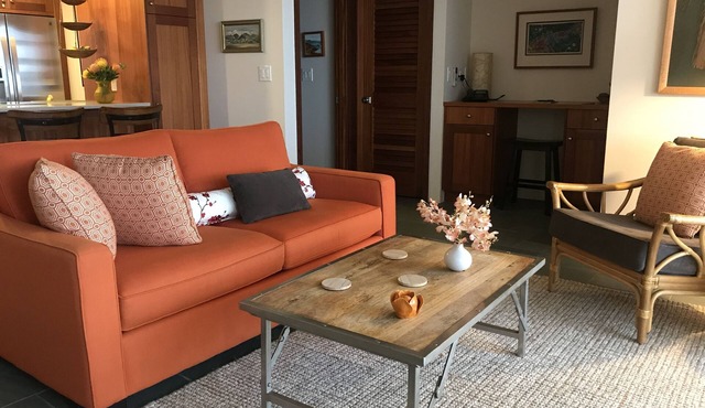 'Island Casual' Oceanfront 'Elegantly Comfortable'