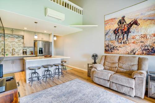 Kaunakakai Vacation Rental w/Pool Access & A/C!