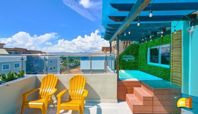 King Size Penthouse| Rooftop Jacuzzi| Pool Table| BBQ| 7 min Airport