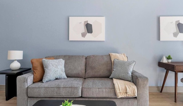 Landing | Beautiful 1BD, Courtyard, Clubhouse