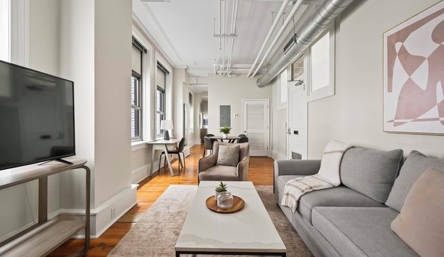 Landing | Modern 1BD, Gym