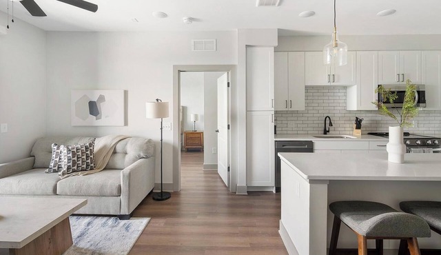 Landing | Modern 2BD, Gym, Courtyard