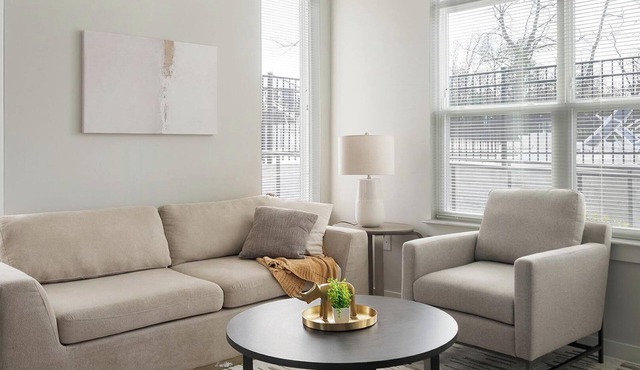 Landing | Spectacular 1BD, Gym, Pool