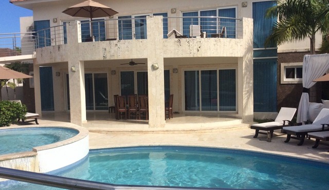 Luxurious 3 to 7-BR VIP Villa W/Private Pool - Gold Bracelets