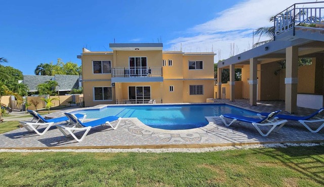 Luxury 8 King BR w/Private Pool, & Event Space