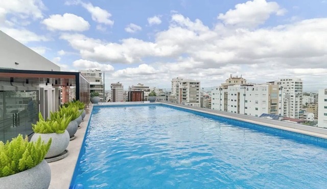 Luxury Apt in Piantini - Rooftop - Infinity Pool - Gym - Balcony