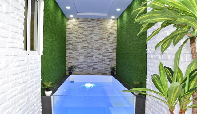 Luxury Apartment with private Jacuzzi/gym/pool