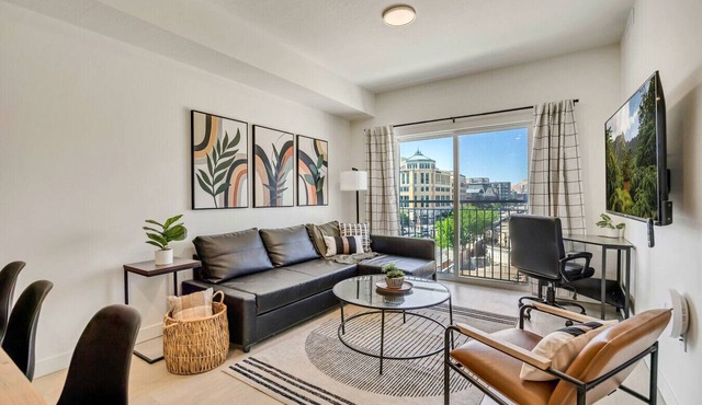 Luxury Downtown Retreat – Walk to Jazz, Mammoth, Conventions & More!