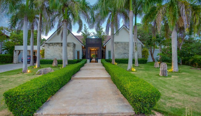Luxury Villa in Cap Cana for 12 with Jacuzzi and big pool