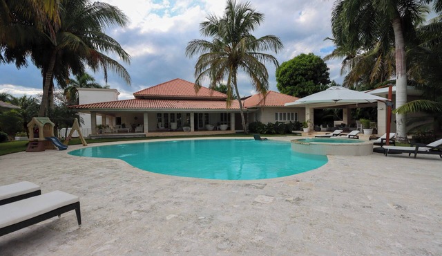 Majestic Villa in Casa de Campo, La Romana - Luxury, Privacy and Golf View