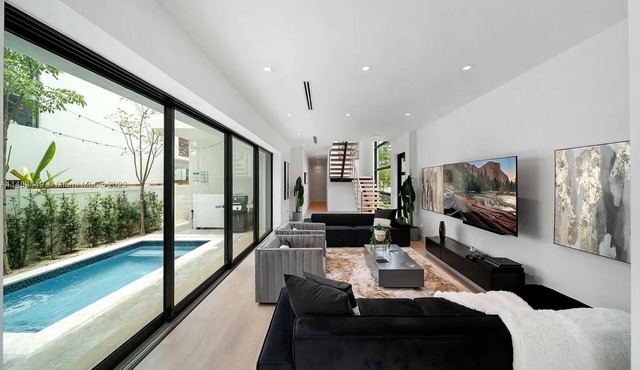Miami modern 3-bedroom 3300 sq ft in beautiful Coconut Grove, Miami