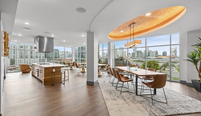 Midnight Manor Penthouse Suite The Gulch