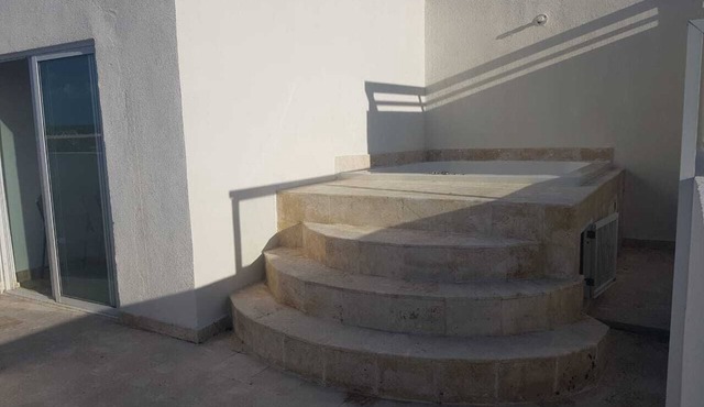 Miraculous BeachFront Pent-Hous