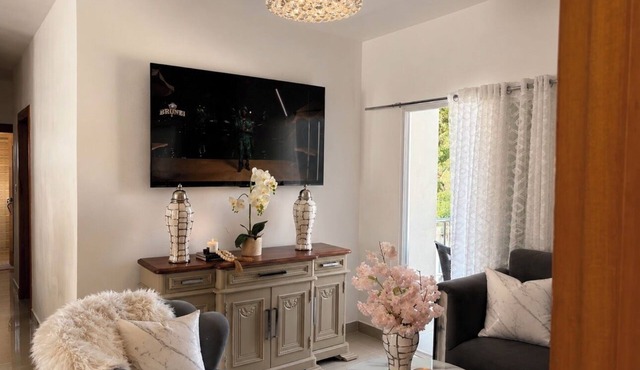 Modern, comfortable and safe in SFM with free parking and a
